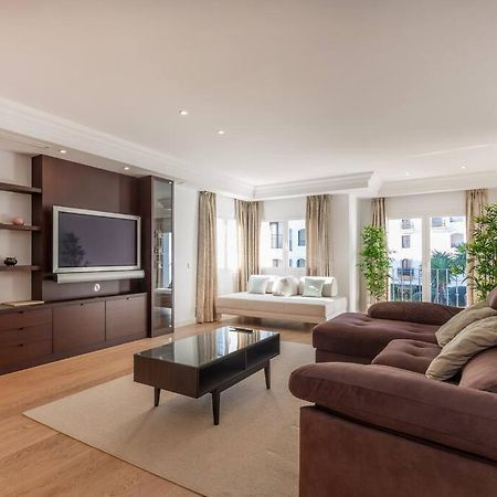 Bright Elegant 3Bdr Apartment In Puerto Banus 马尔韦利亚 外观 照片