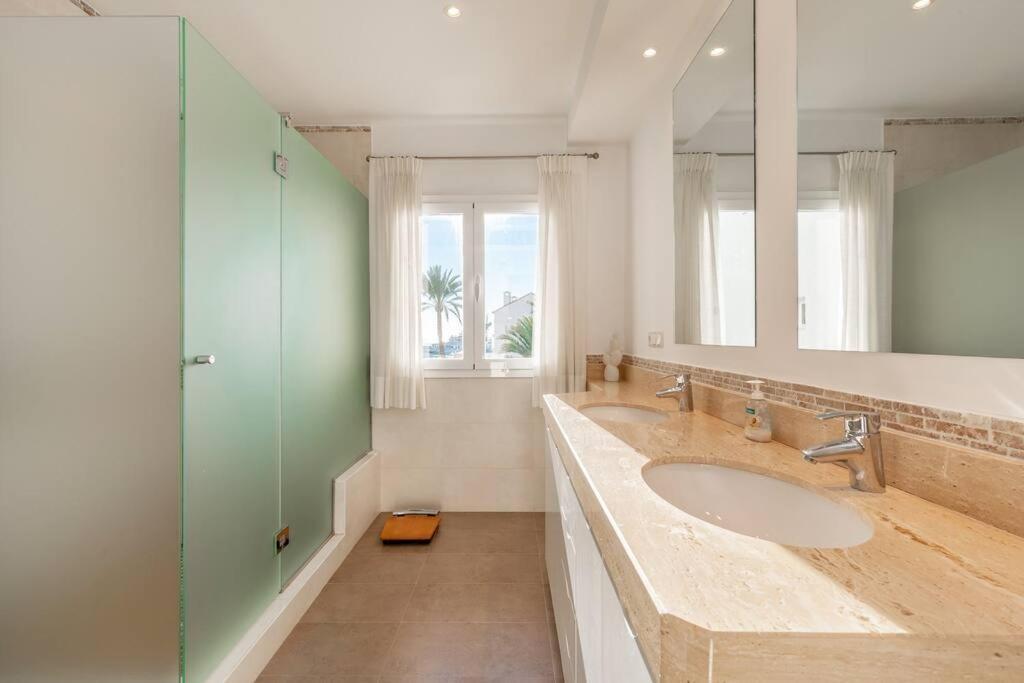 Bright Elegant 3Bdr Apartment In Puerto Banus 马尔韦利亚 外观 照片