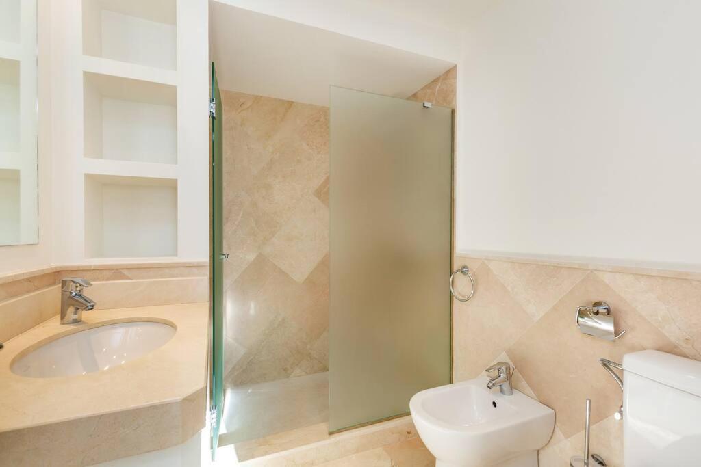 Bright Elegant 3Bdr Apartment In Puerto Banus 马尔韦利亚 外观 照片