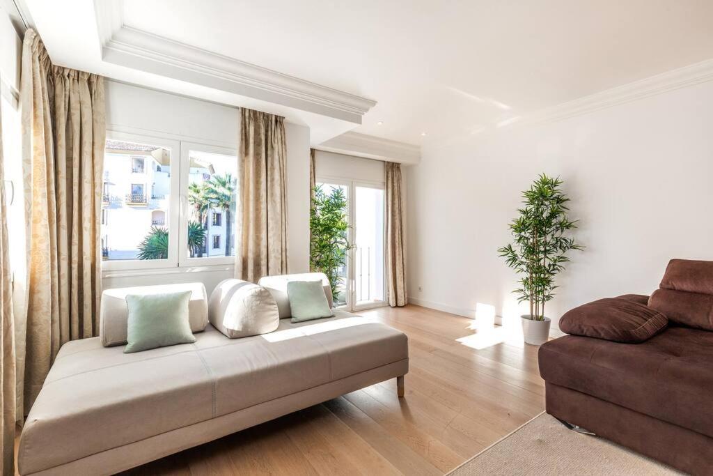 Bright Elegant 3Bdr Apartment In Puerto Banus 马尔韦利亚 外观 照片