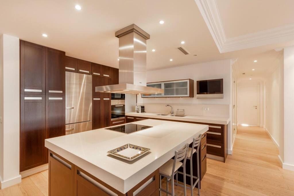 Bright Elegant 3Bdr Apartment In Puerto Banus 马尔韦利亚 外观 照片